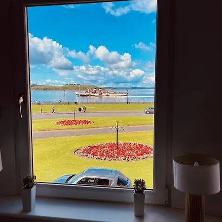Seaview One Bedroom Apartment In Centre Of Largs Exterior photo